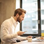 Technologiczne nawyki, które skracają naszą koncentrację | Technologia koncentracja | Unimelius.pl